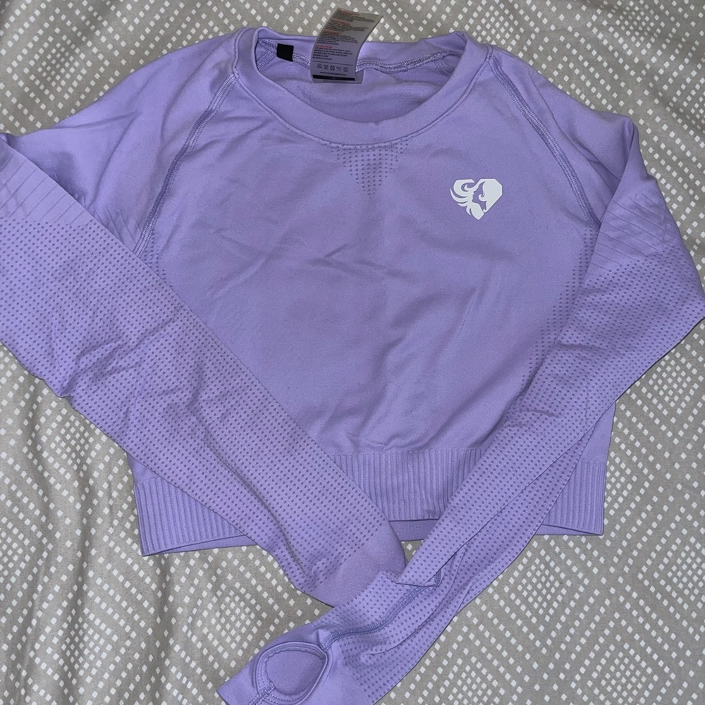 Women’s best crop long sleeve